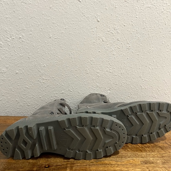 Palladium Men's Gray High-Top Boots - Picture 3 of 3